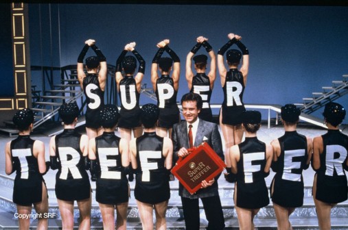 Kurt Felix pendant l'émission de télévision 'Super Treffer' Kurt Felix in der TV-Sendung Super Treffer. Kurt Felix pendant l'émission de télévision 'Super Treffer'. Kurt Felix nella trasmissione tivù 'Super Treffer'.